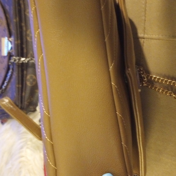 Beautiful YSL purse - Picture 6 of 8